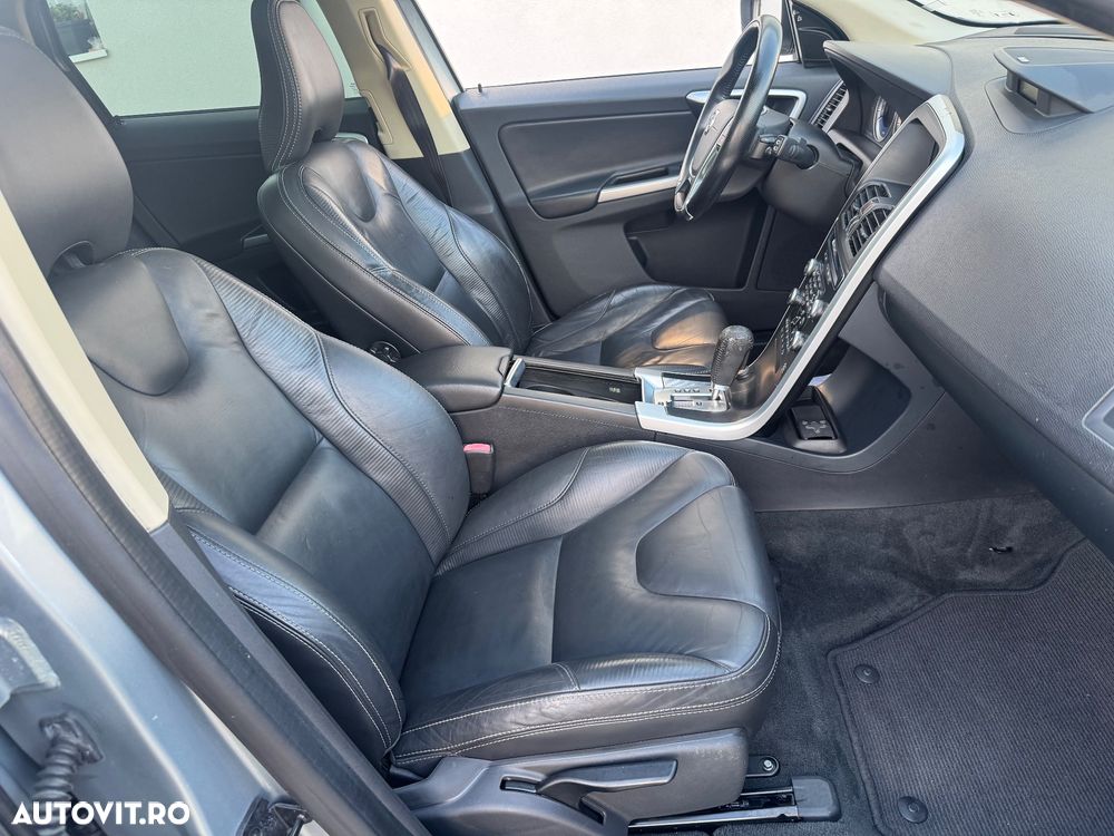 Volvo XC 60 D5 AWD Aut. RDesign - 20