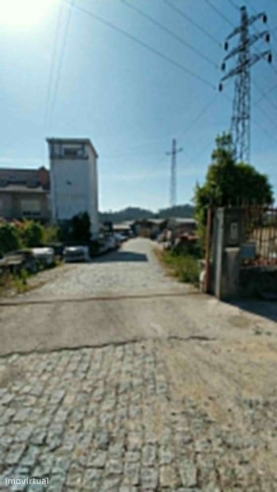 Edifício industrial  com 2000 m2 em Sandim - Grande imagem: 2/14