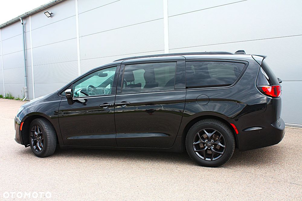 Chrysler Pacifica - 7