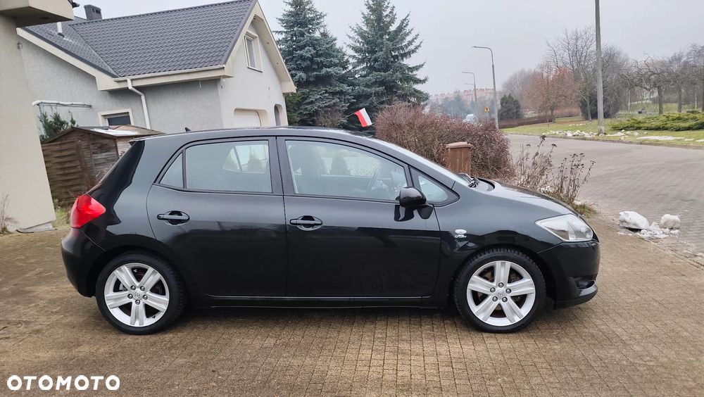 Toyota Auris 2.2 D-4D D-CAT - 29