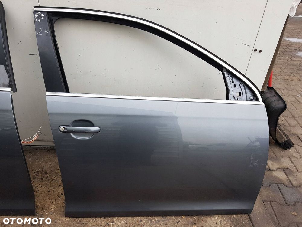 VW GOLF V 5 KOMBI JETTA V DRZWI PRAWE PRZÓD PRZEDNIE LD7X