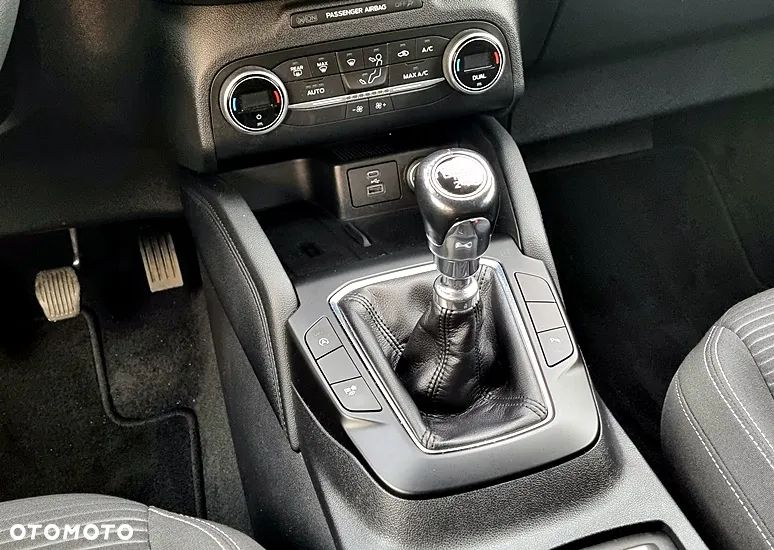 Ford Kuga 1.5 EcoBoost FWD Titanium - 32