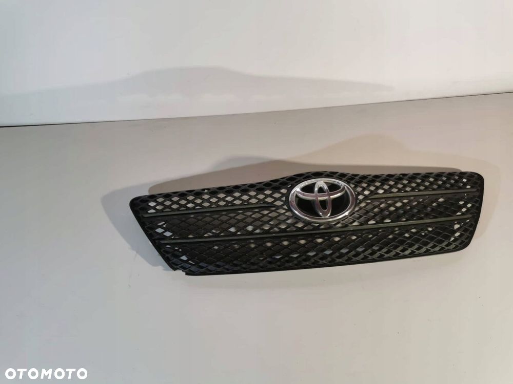 GRILL ATRAPA ORYGINAŁ TOYOTA COROLLA HB 01-07 - 2