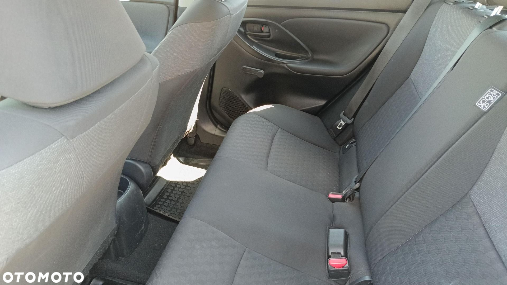 Toyota Yaris - 13
