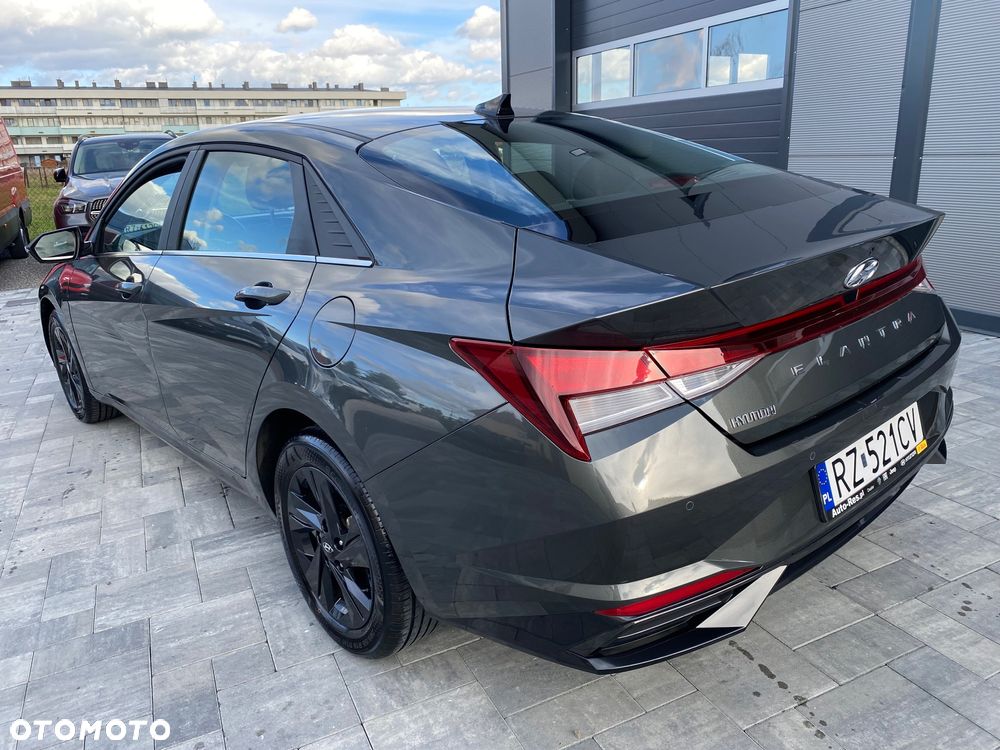 Hyundai Elantra 1.6 Executive CVT - 6