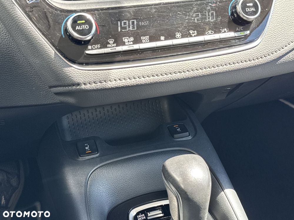 Toyota Corolla 1.8 Hybrid Comfort - 17