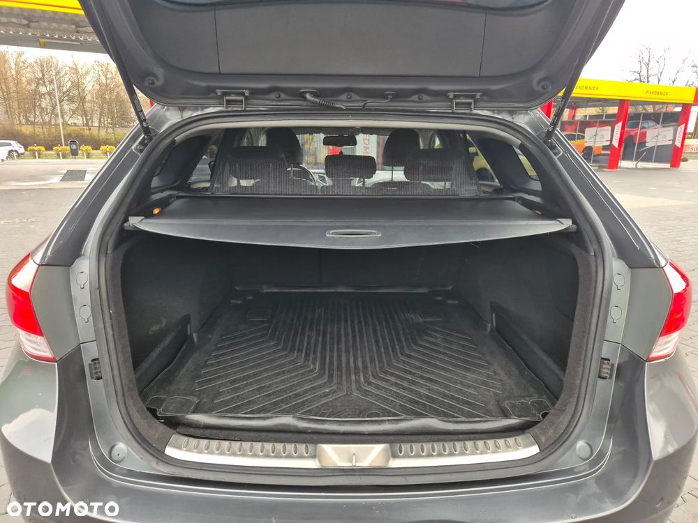 Hyundai i40 Kombi blue 1.7 CRDi Family+ - 27