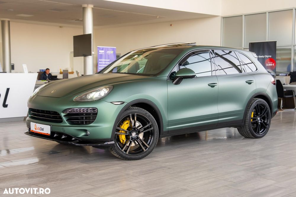 Porsche Cayenne 3.0 L V6 - 6