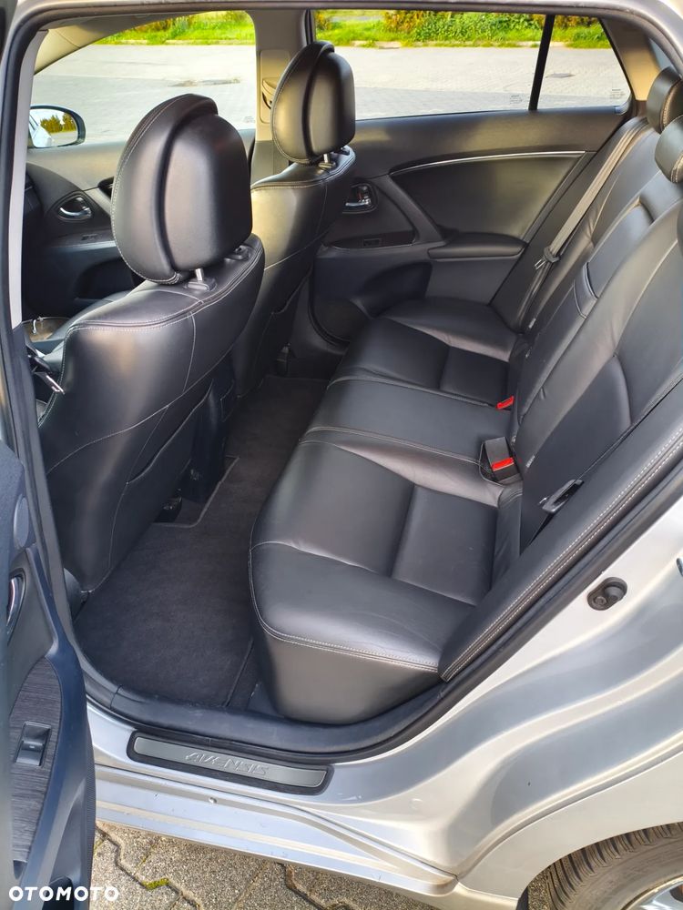 Toyota Avensis - 12