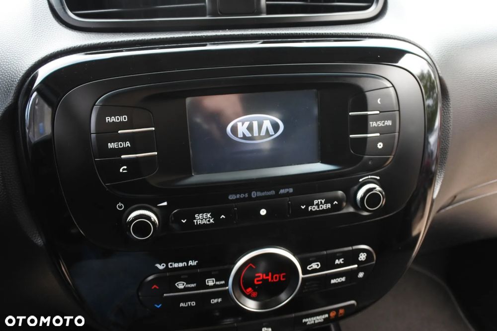 Kia Soul 1.6 CRDI Dream Team Edition - 21