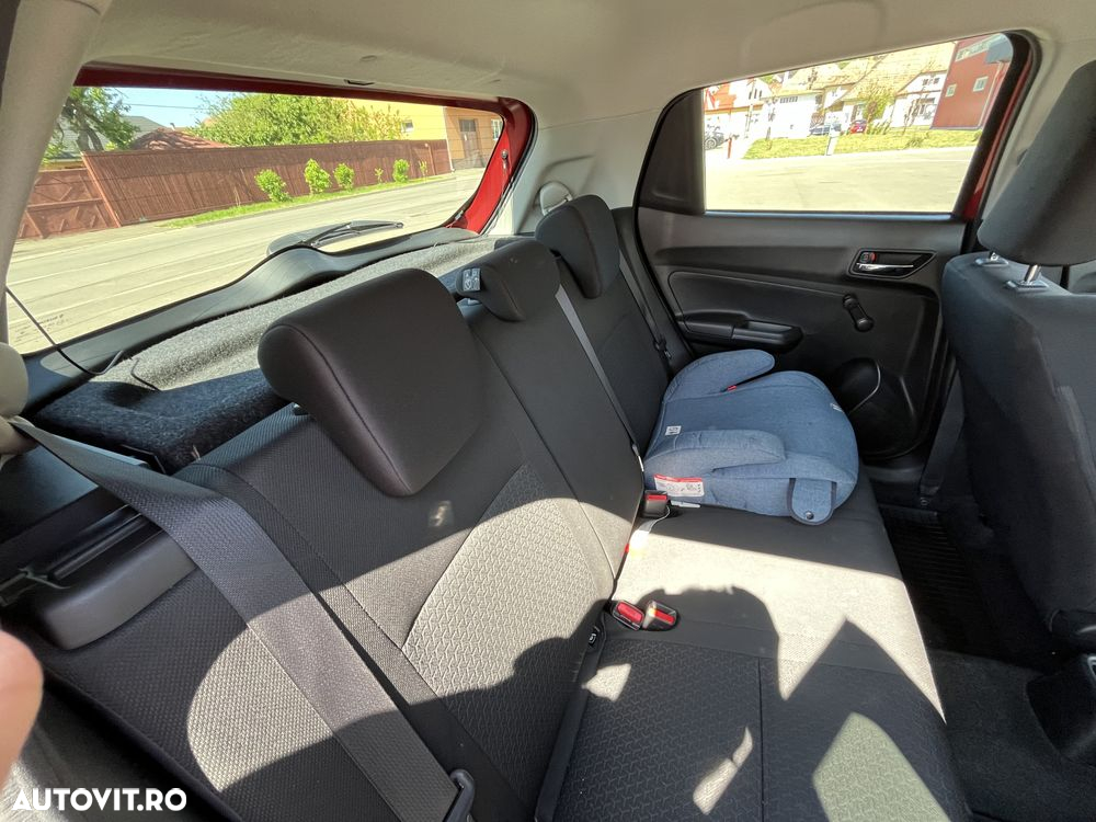 Suzuki Swift 1.2 Dualjet 12V MHEV Passion - 16