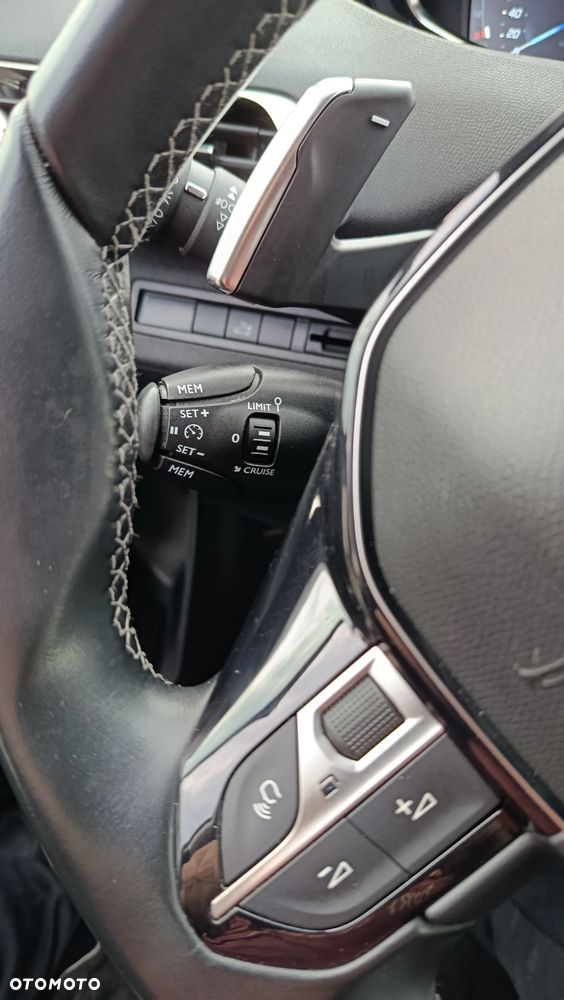 Peugeot 3008 BlueHDi 180 Stop & Start EAT8 Allure - 23