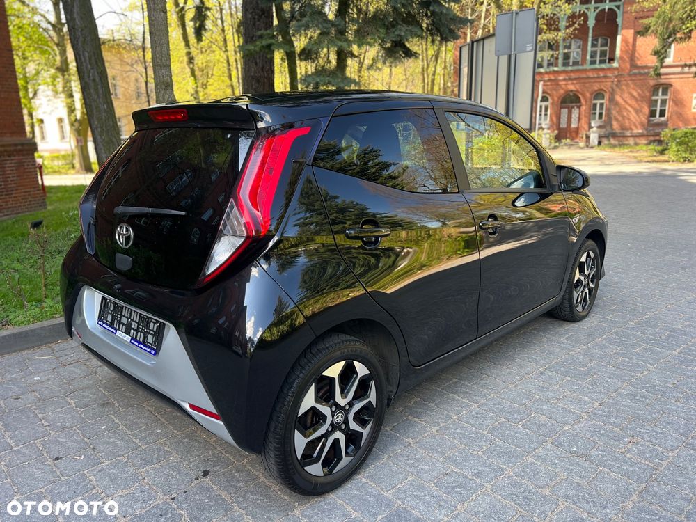 Toyota Aygo x-business - 3