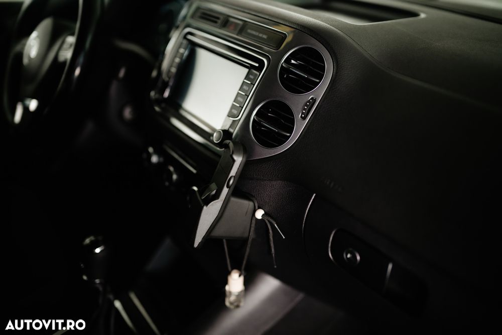 Volkswagen Tiguan 2.0 TDI 4Motion Track & Field - 6
