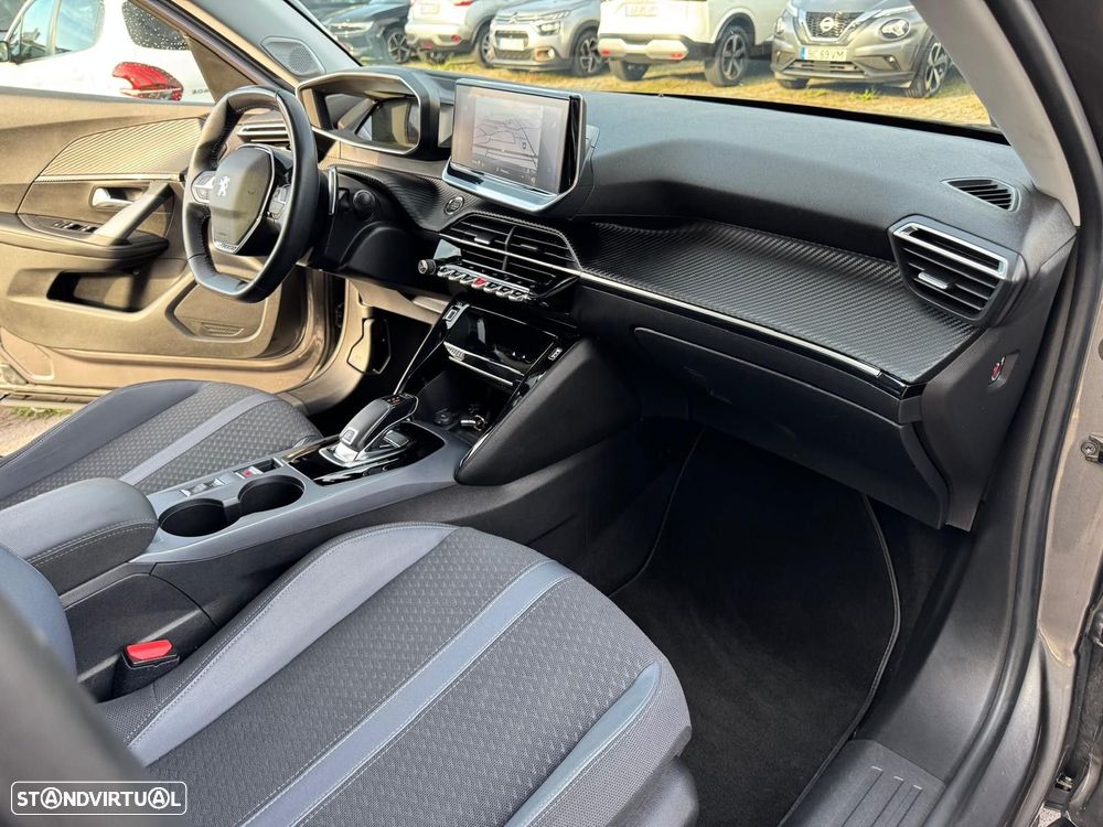 Peugeot 2008 1.2 PureTech Allure EAT8 - 15
