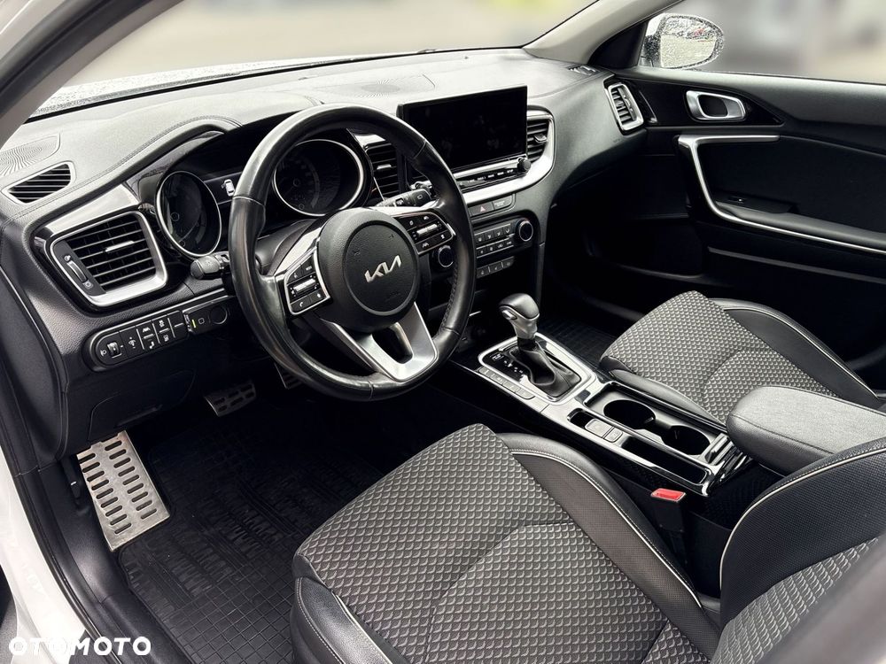 Kia Ceed - 9