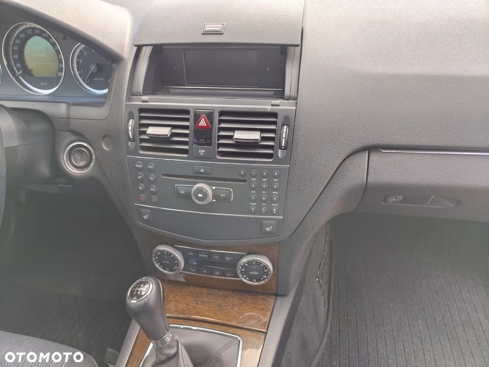 Mercedes-Benz Klasa C 180 Kompressor BlueEFFICIENCY Elegance - 11