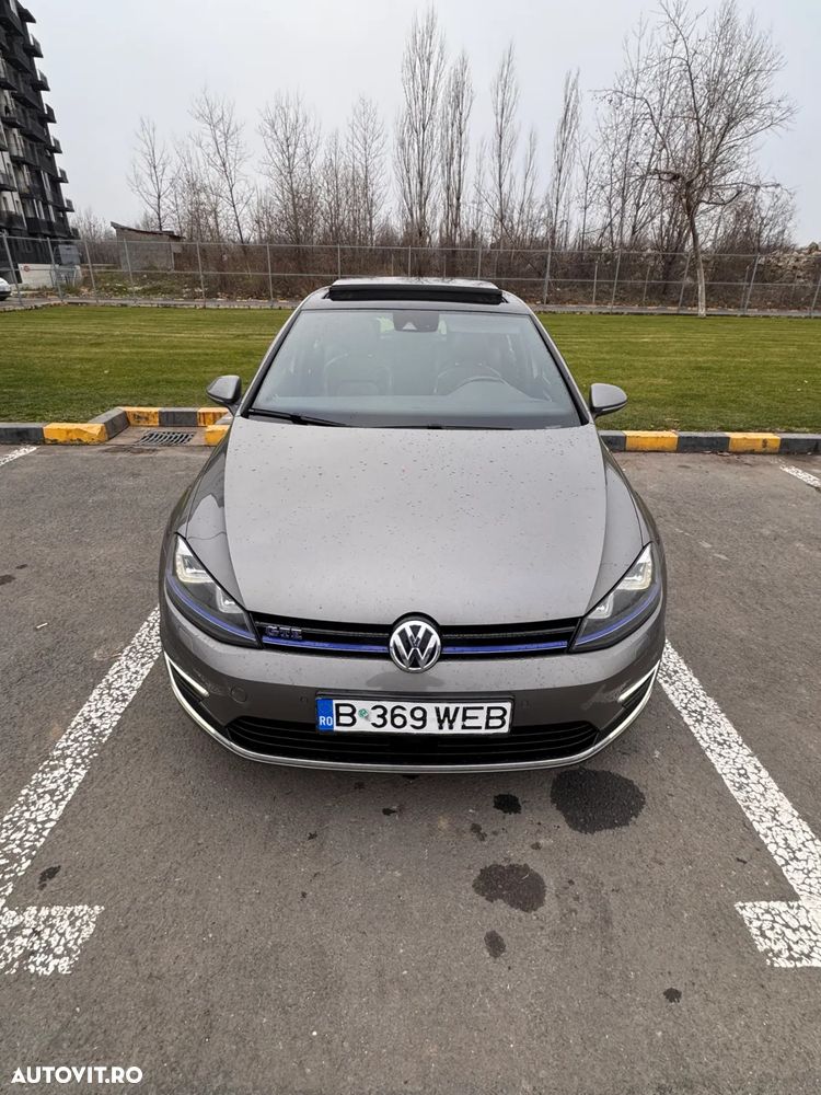 Volkswagen Golf - 10