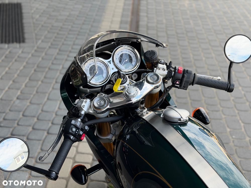 Triumph Thruxton - 7