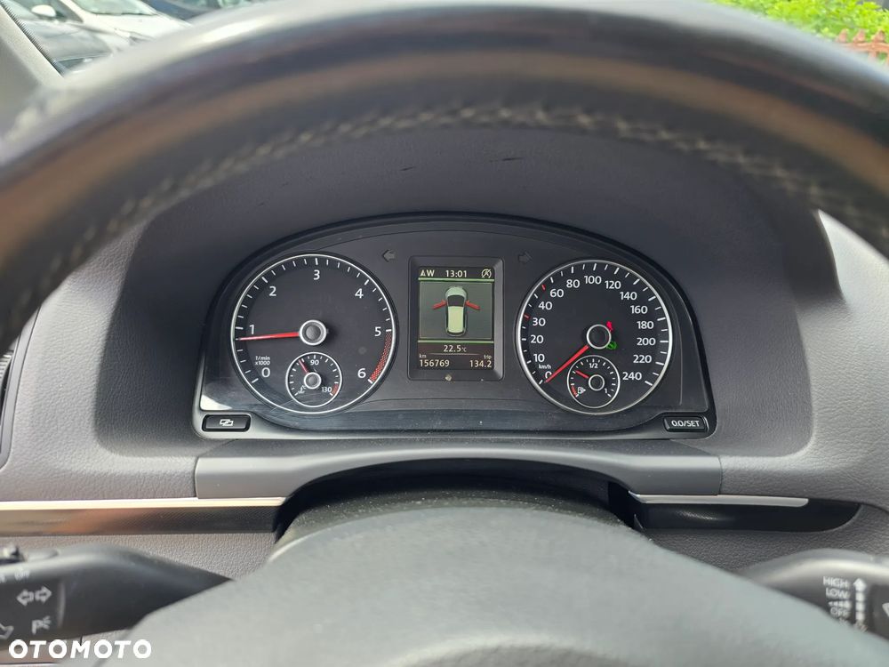 Volkswagen Touran - 26