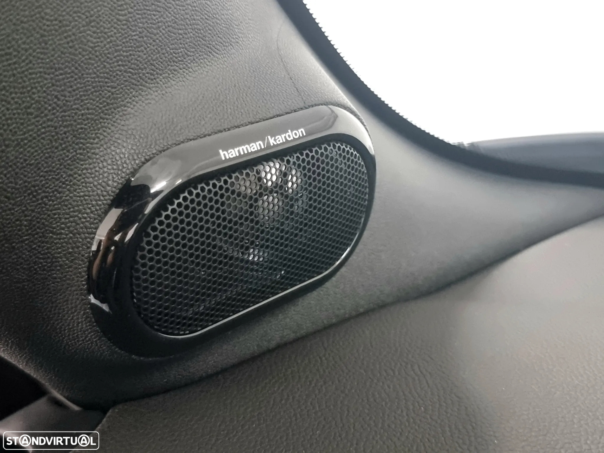 MINI Cabrio Cooper SE - 11