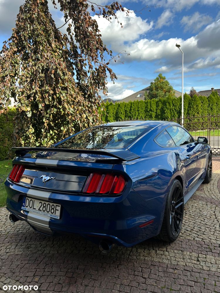Ford Mustang - 5