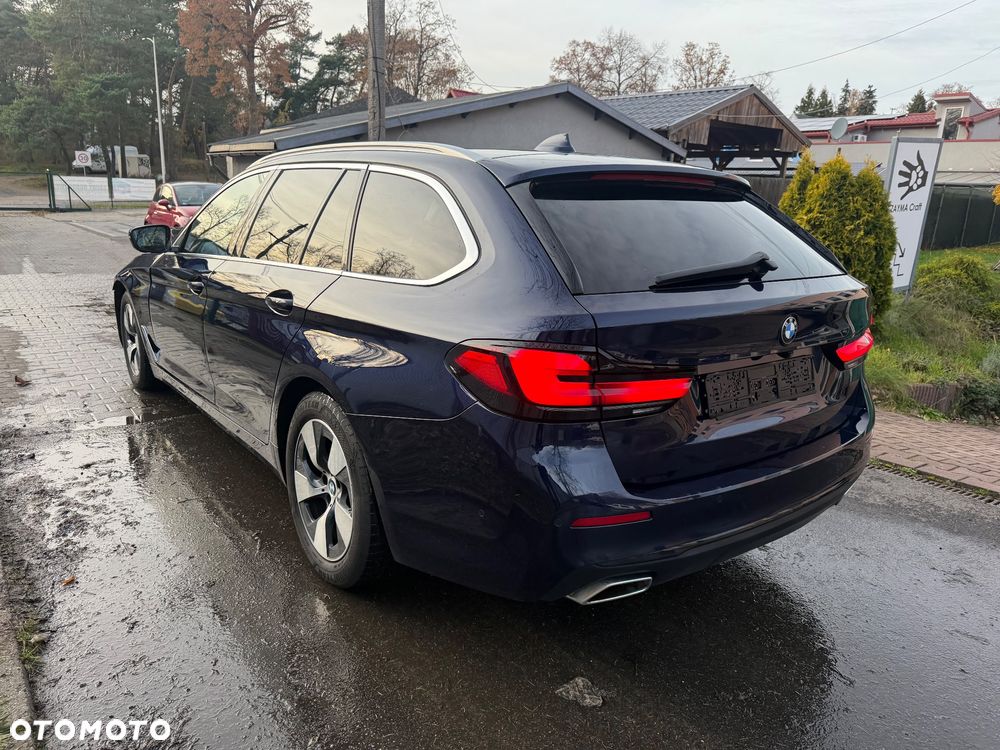 BMW Seria 5 520d Efficient Dynamics - 4
