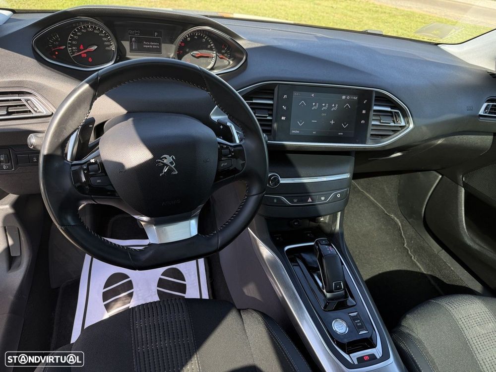 Peugeot 308 1.2 PureTech Allure EAT8 - 4
