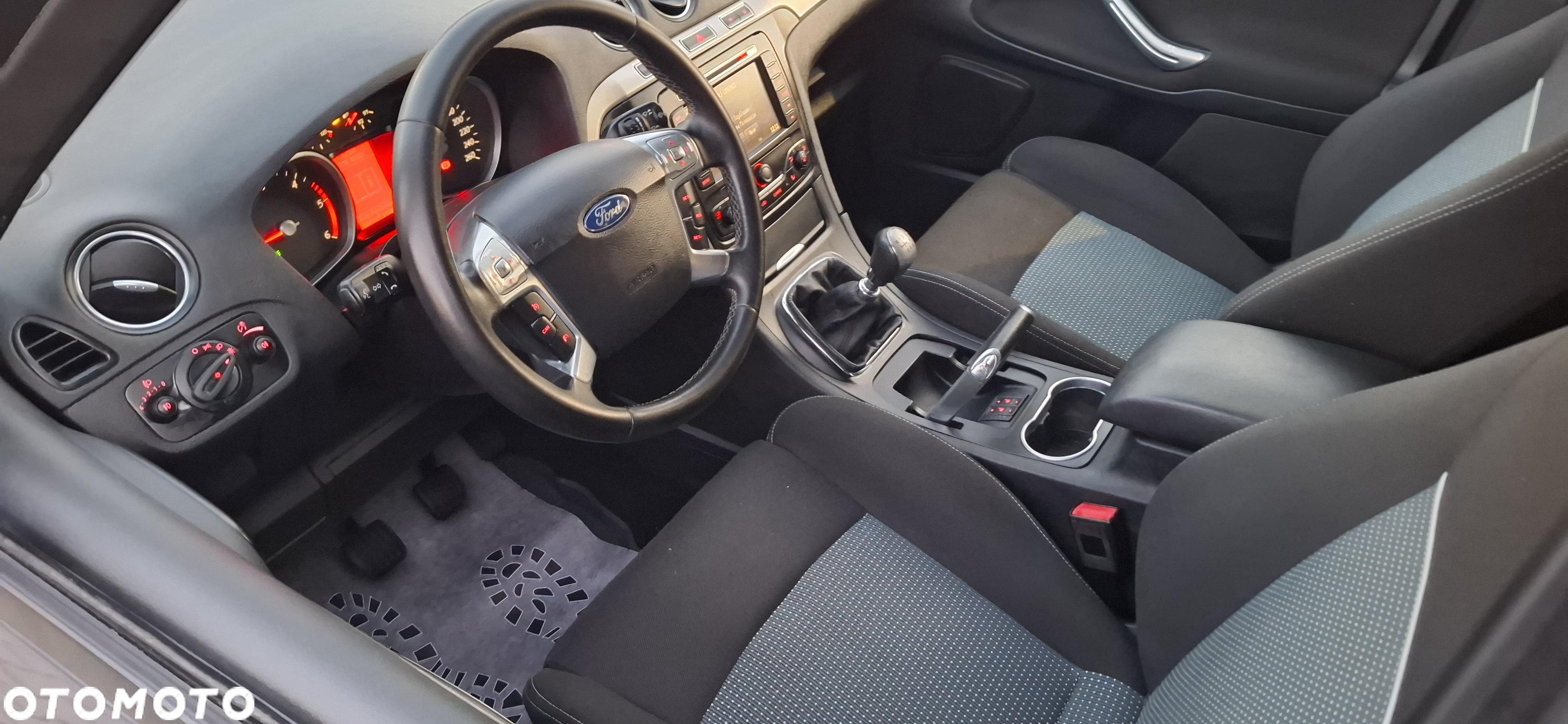 Ford S-Max 2.0 TDCi DPF Trend - 12