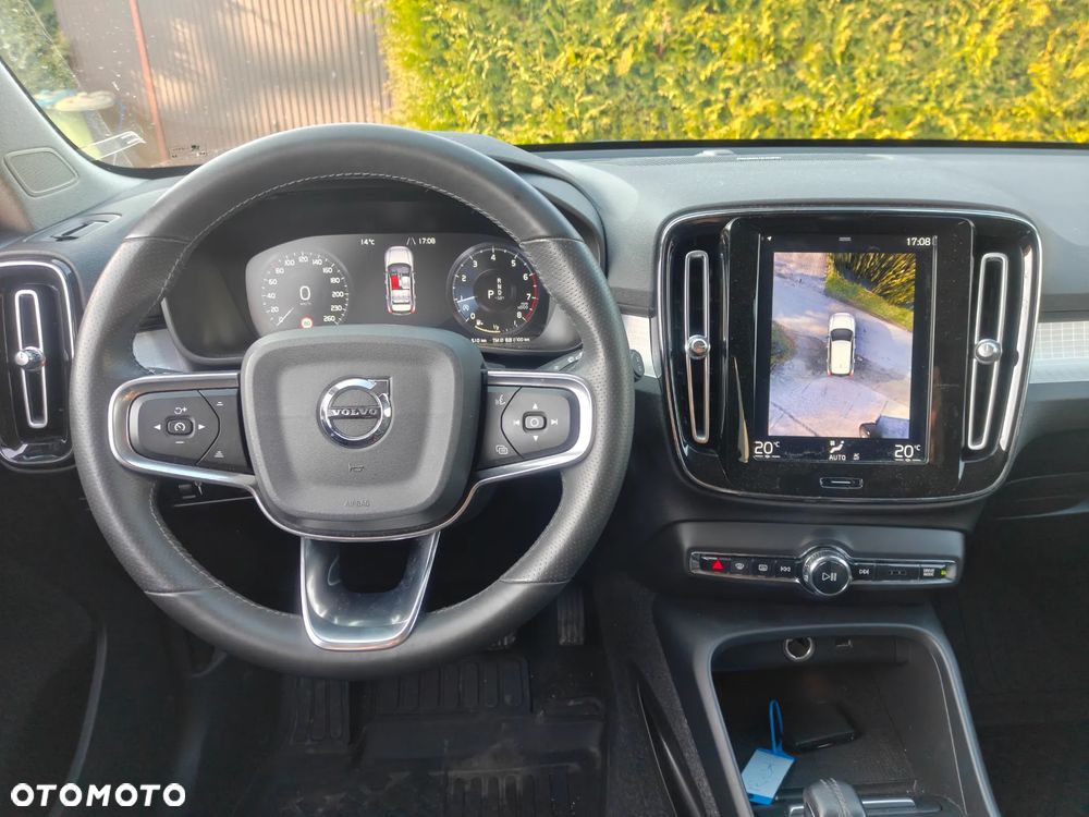 Volvo XC 40 T4 AWD Geartronic Momentum Pro - 12