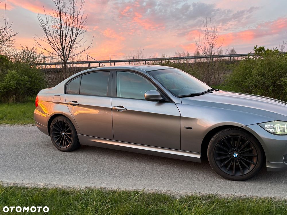 BMW Seria 3 320i - 5