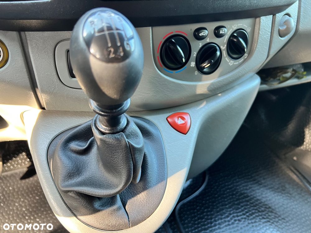 Opel Vivaro - 36