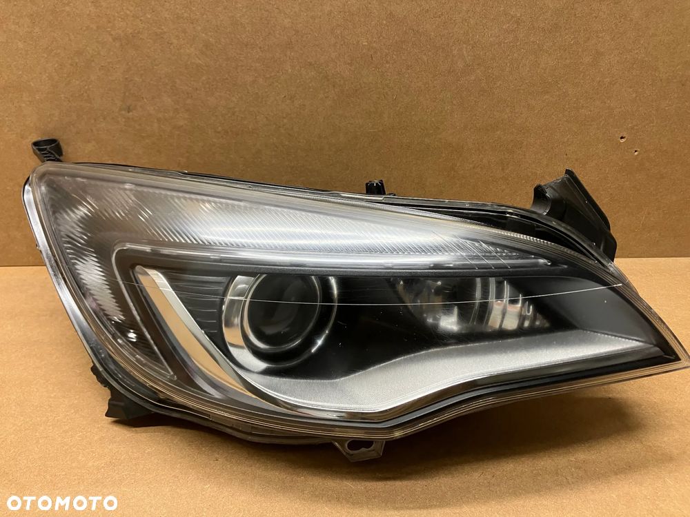 LAMPY PRZÓD OPEL ASTRA J IV XENON SOCZEKWA SKRĘTNE LAMPA PRAWA LEWA 13374518 13253650 - 13