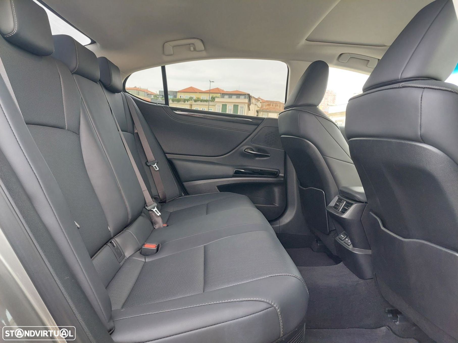 Lexus es-300h - 11
