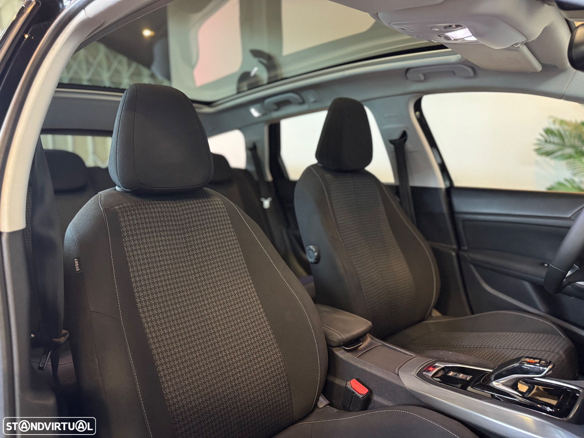 Peugeot 308 SW BlueHDi 130 EAT8 Style - 33
