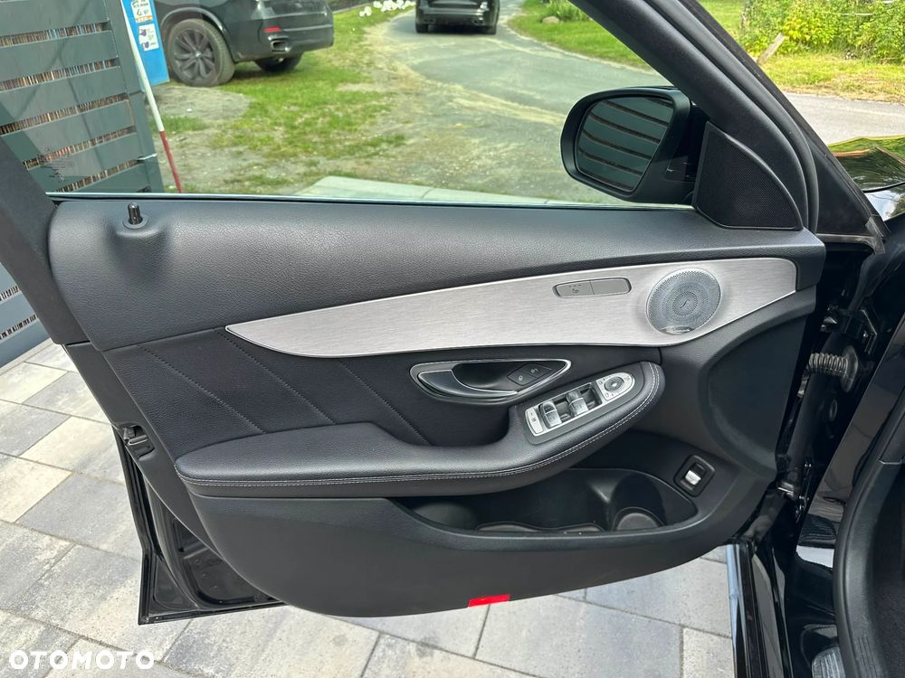 Mercedes-Benz Klasa C 300 d 4MATIC 9G-TRONIC - 20