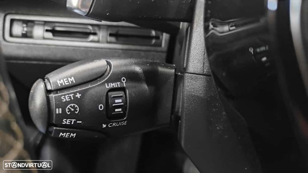 Peugeot 3008 1.2 PureTech Allure EAT8 - 41