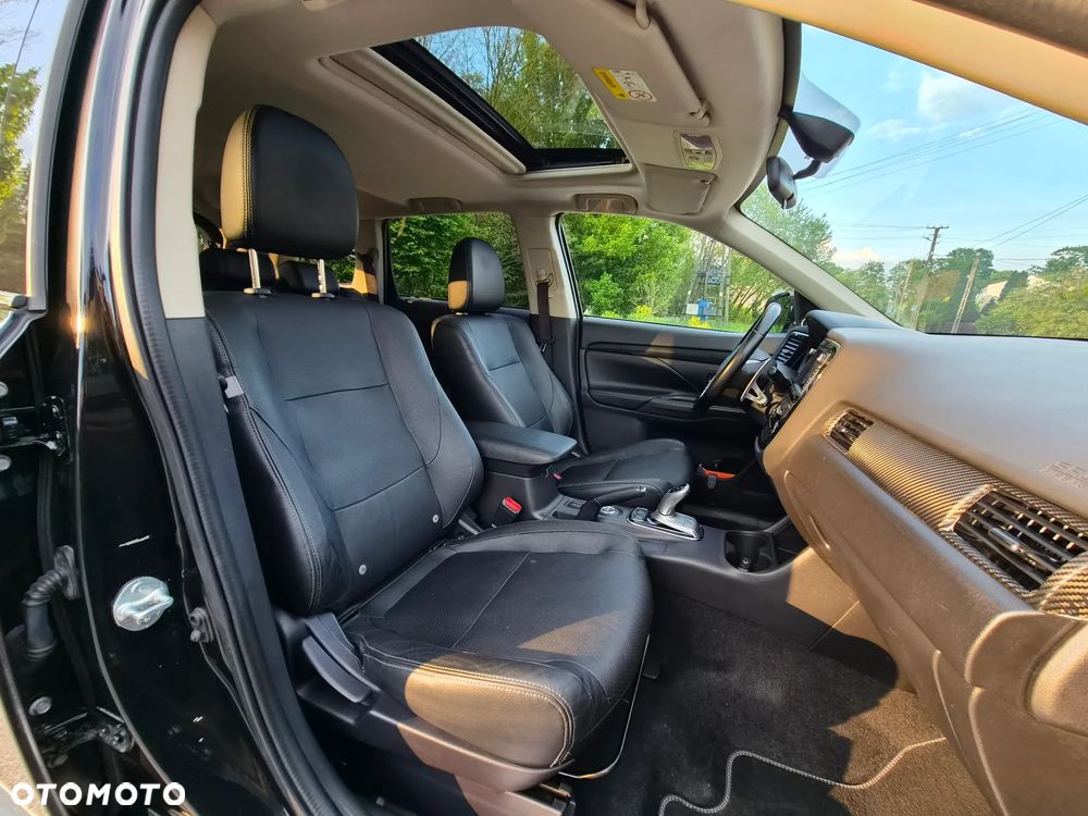 Mitsubishi Outlander - 23