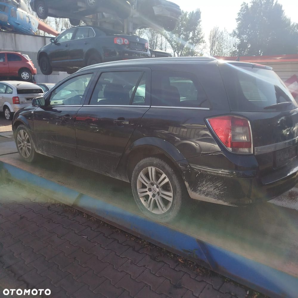 Opel Astra H na części . - 9