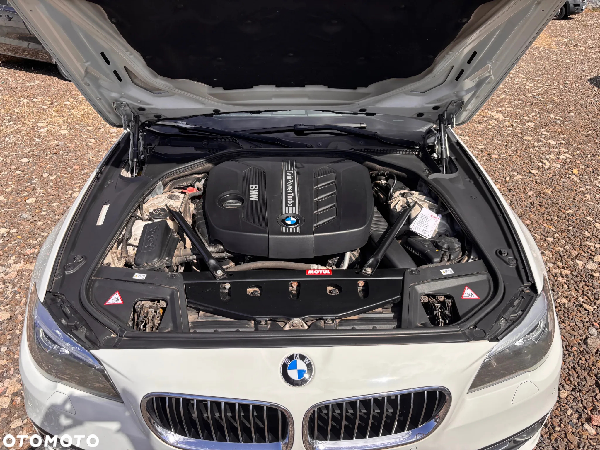 BMW Seria 5 518d - 23