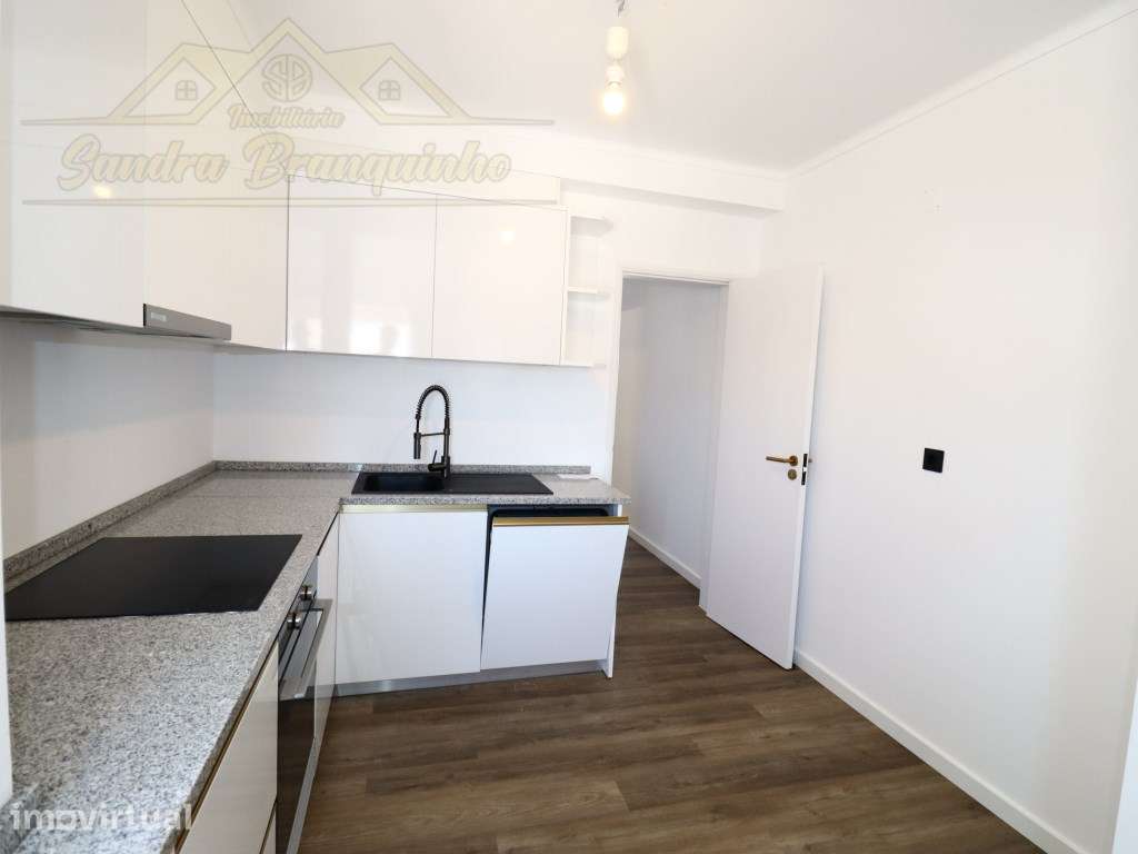 Apartamento T2 RENOVADO A 100M da praia - Grande imagem: 4/24