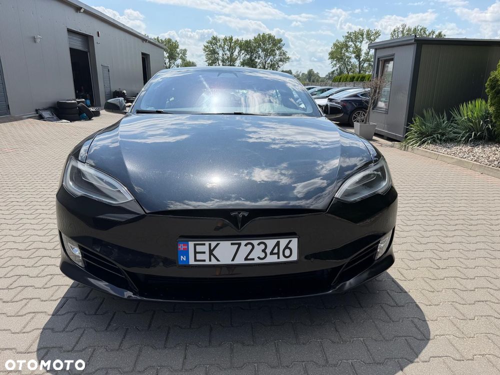 Tesla Model S - 23