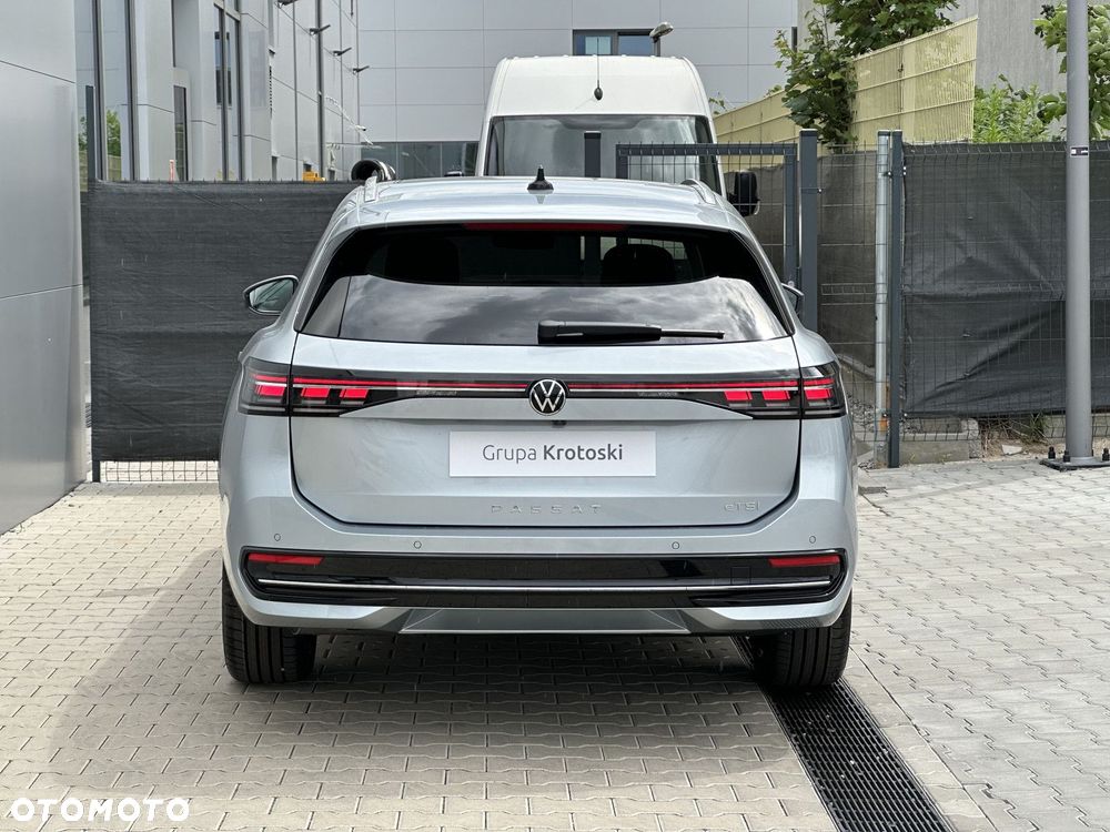 Volkswagen Passat Variant 1.5 TSI EVO Elegance DSG - 8