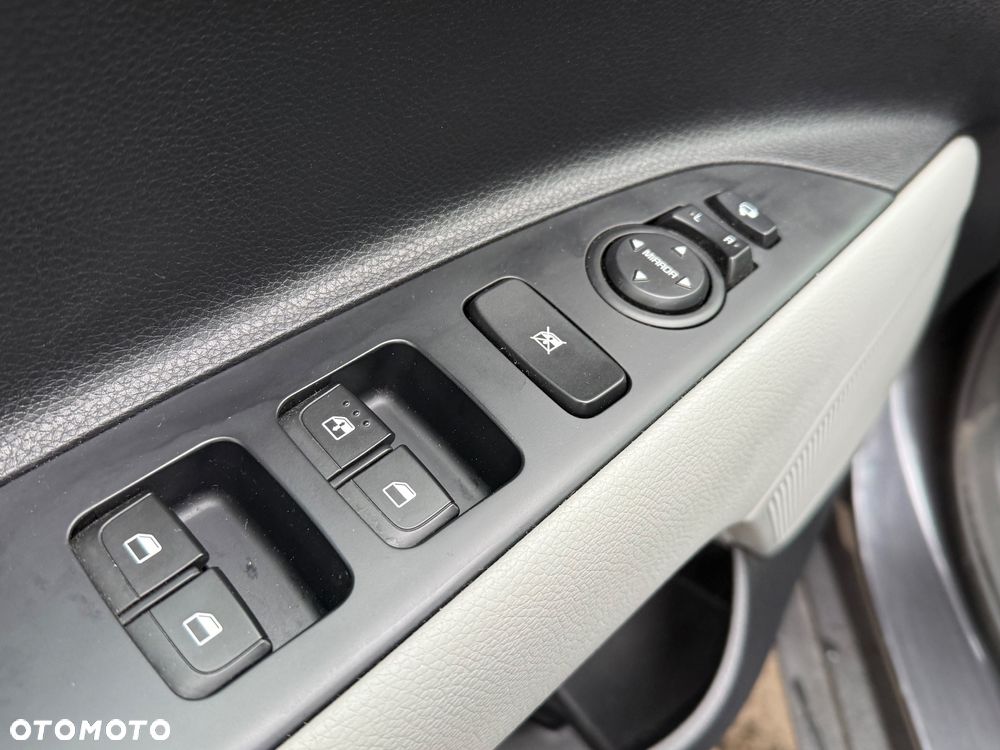 Kia Stonic 1.0 T-GDI 120 Platinum Edition - 10