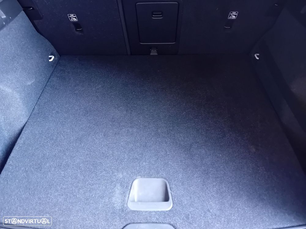 Volvo XC 40 1.5 T3 Momentum Tech Edition - 11