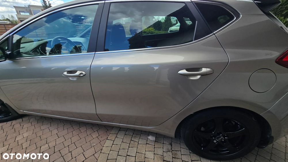 Kia Ceed - 24