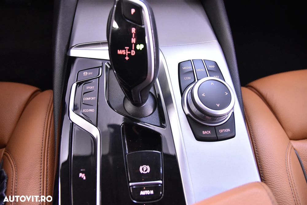 BMW Seria 5 520d Aut. - 17