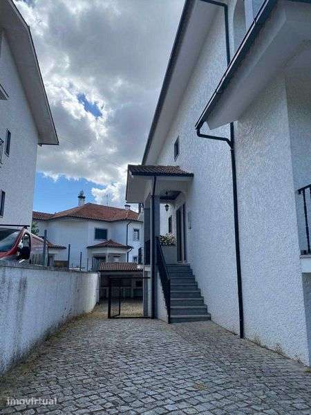 Moradia Geminada T4 - Viseu - Grande imagem: 4/12
