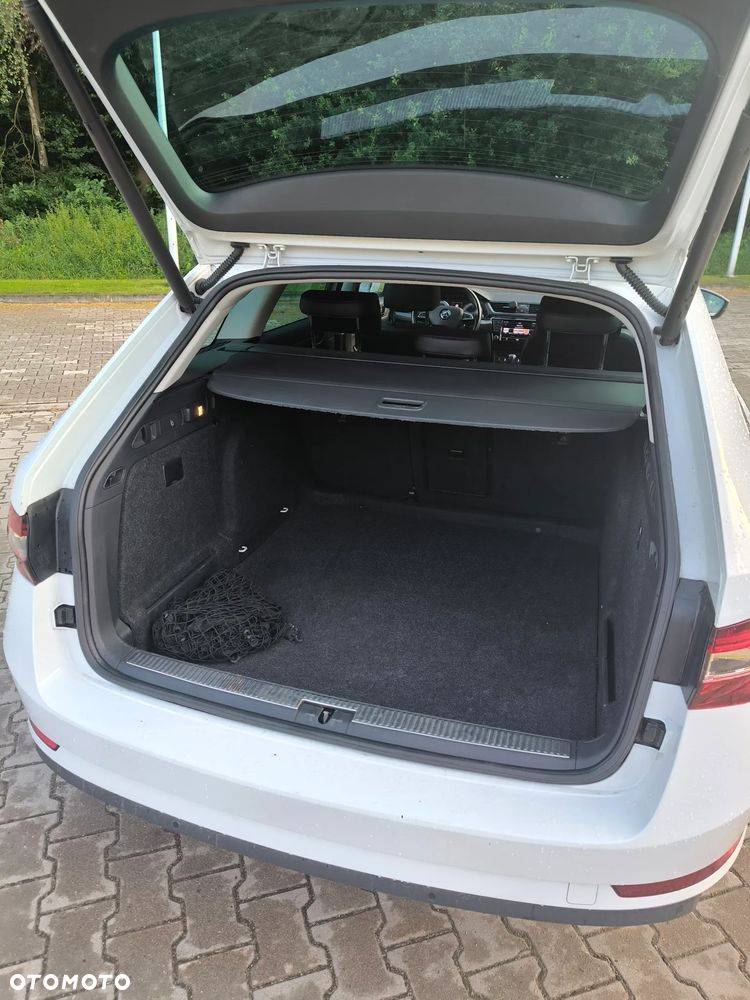 Skoda Superb 2.0 TDI 4x4 L&K DSG - 12