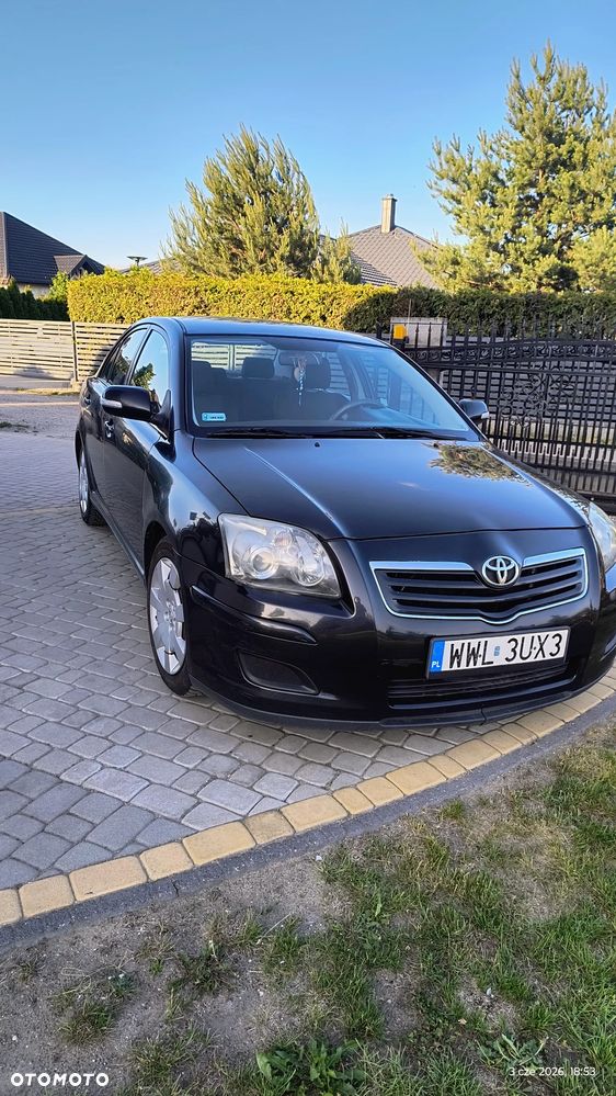 Toyota Avensis 1.8 VVT-i Sol Premium - 2